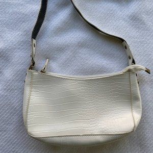 White shoulder bag
